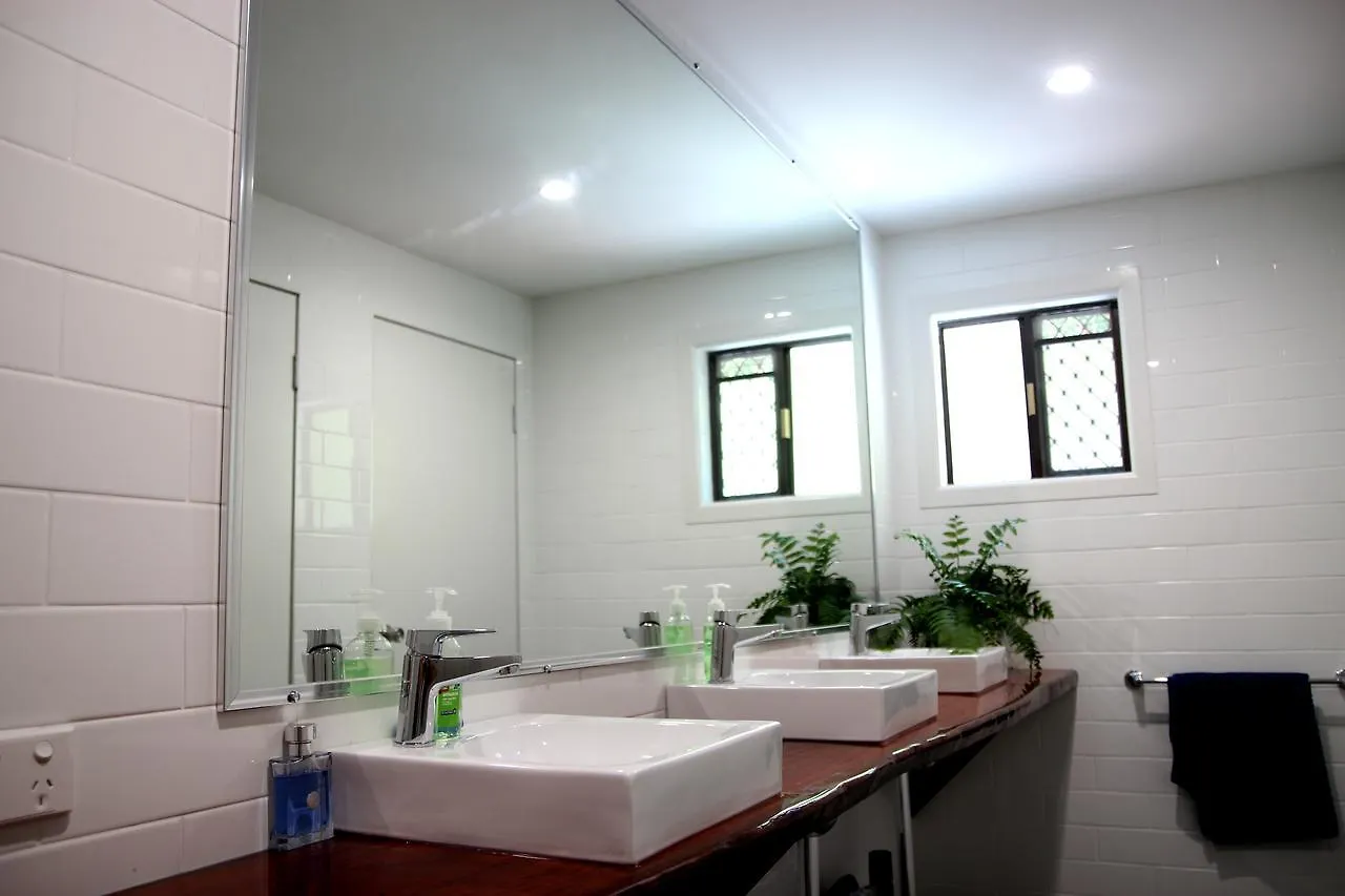 Yeppoon Beachhouse 0*,