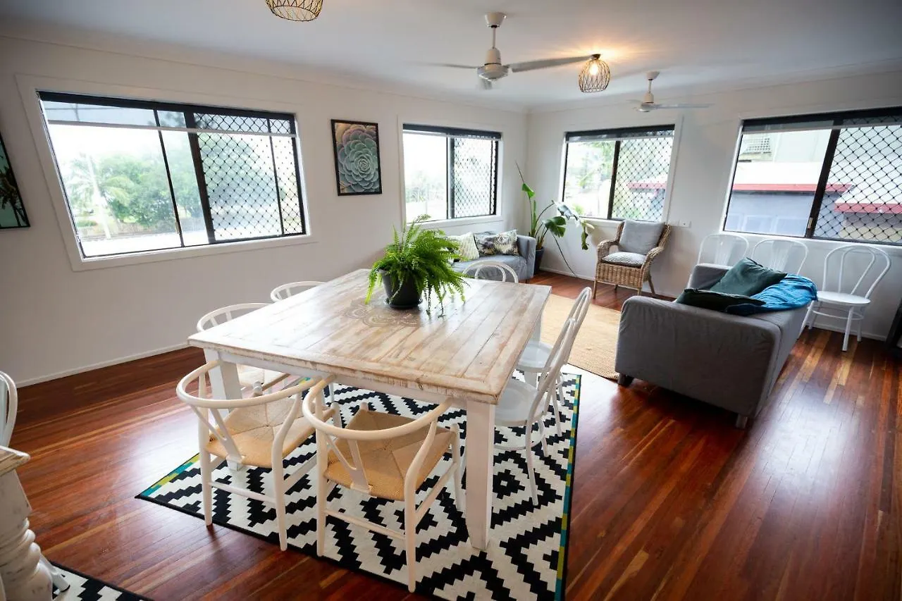 Yeppoon Beachhouse 0*,